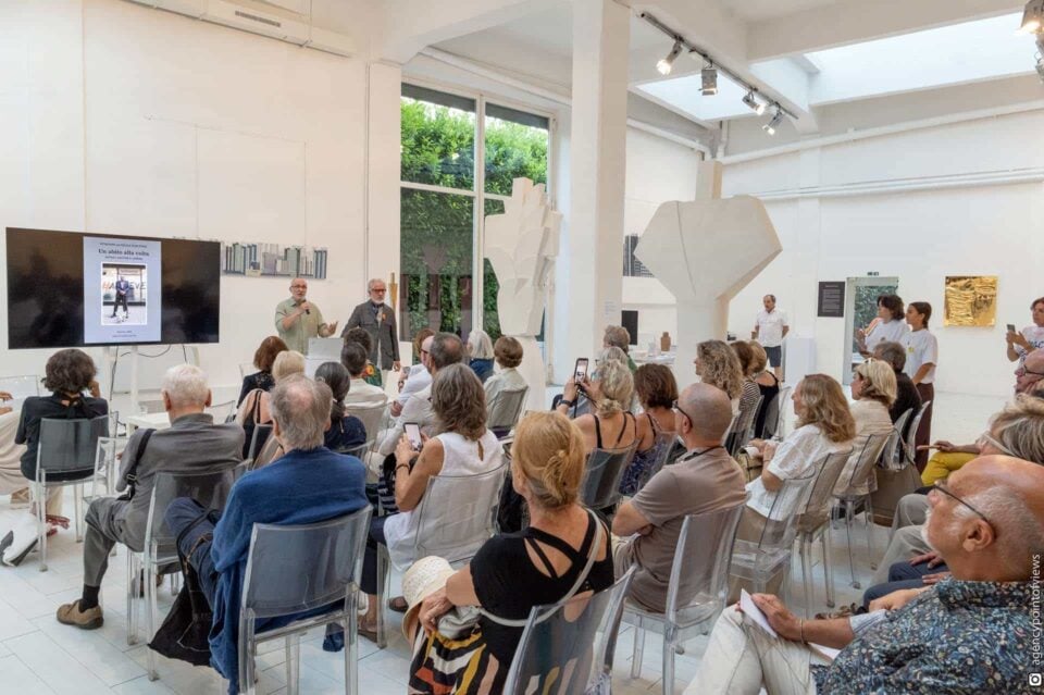 Enzo Dal Verme, presentazione libro fotografico Un Abito Alla Volta su Suited & Booted. Milano Superstudio.